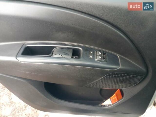 Белый Опель Комбо груз.-пасс., объемом двигателя 1.6 л и пробегом 212 тыс. км за 5999 $, фото 7 на Automoto.ua