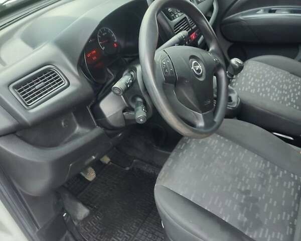 Білий Опель Комбо вант.-пас., об'ємом двигуна 1.6 л та пробігом 118 тис. км за 8500 $, фото 8 на Automoto.ua