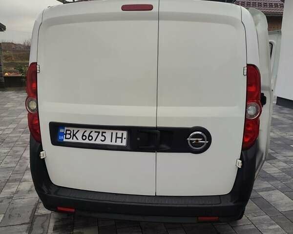 Білий Опель Комбо вант.-пас., об'ємом двигуна 1.6 л та пробігом 118 тис. км за 8500 $, фото 9 на Automoto.ua