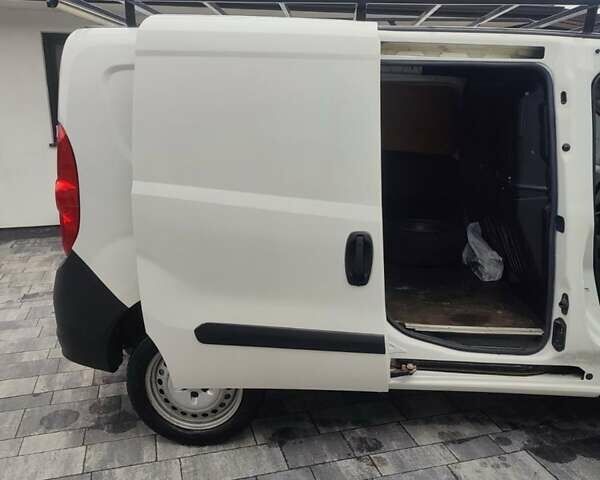 Білий Опель Комбо вант.-пас., об'ємом двигуна 1.6 л та пробігом 118 тис. км за 8500 $, фото 1 на Automoto.ua