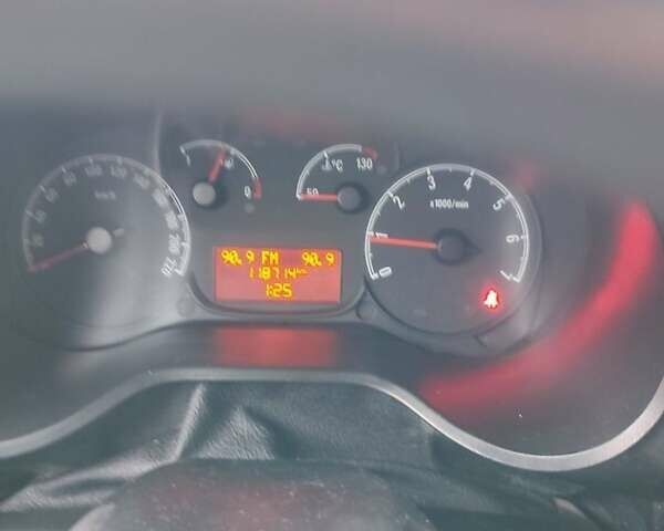 Білий Опель Комбо вант.-пас., об'ємом двигуна 1.6 л та пробігом 118 тис. км за 8500 $, фото 7 на Automoto.ua