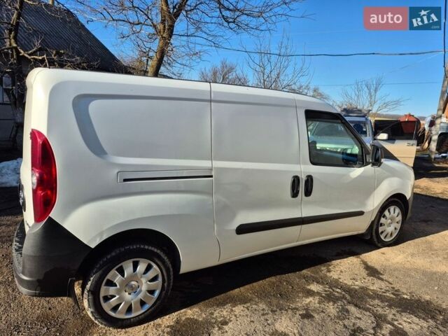 Белый Опель Комбо груз.-пасс., объемом двигателя 1.6 л и пробегом 233 тыс. км за 9000 $, фото 5 на Automoto.ua