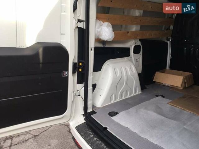 Белый Опель Комбо груз.-пасс., объемом двигателя 1.25 л и пробегом 260 тыс. км за 8900 $, фото 13 на Automoto.ua