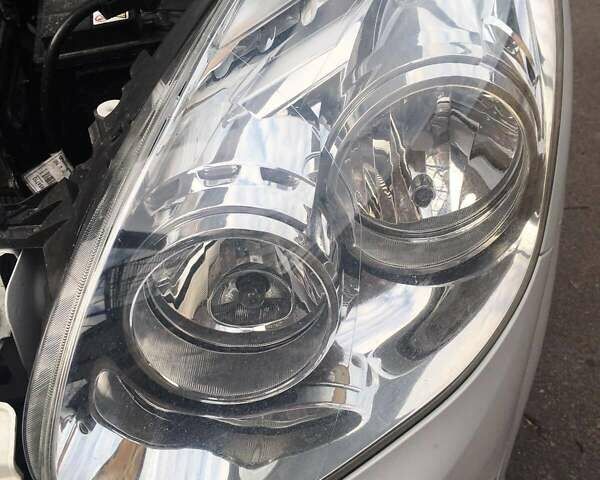 Белый Опель Комбо груз.-пасс., объемом двигателя 1.25 л и пробегом 260 тыс. км за 8900 $, фото 11 на Automoto.ua