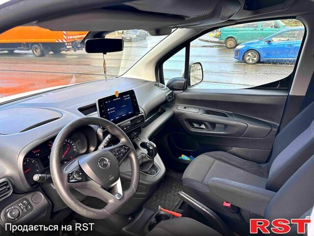 Белый Опель Комбо груз.-пасс., объемом двигателя 1.5 л и пробегом 0 тыс. км за 10900 $, фото 6 на Automoto.ua