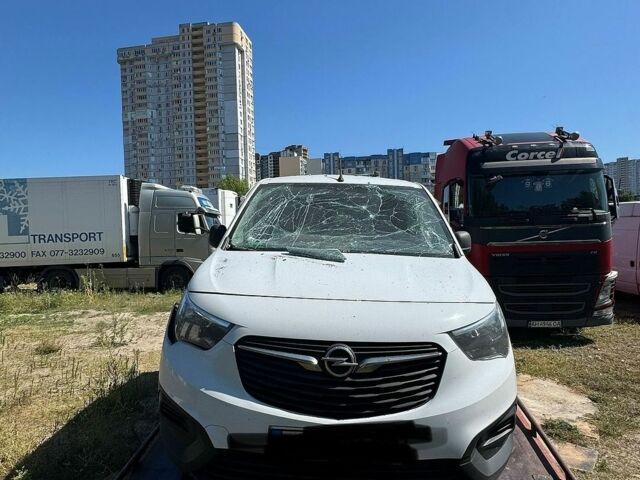 Белый Опель Комбо груз.-пасс., объемом двигателя 1.5 л и пробегом 201 тыс. км за 5500 $, фото 1 на Automoto.ua
