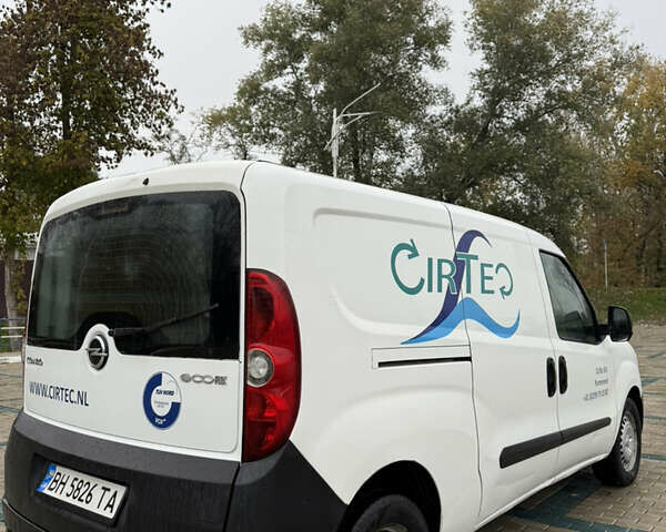 Белый Опель Комбо груз.-пасс., объемом двигателя 1.25 л и пробегом 350 тыс. км за 4500 $, фото 3 на Automoto.ua