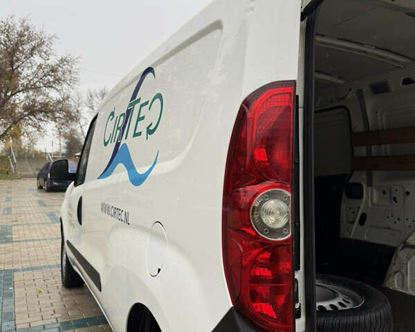 Белый Опель Комбо груз.-пасс., объемом двигателя 1.25 л и пробегом 350 тыс. км за 4500 $, фото 5 на Automoto.ua