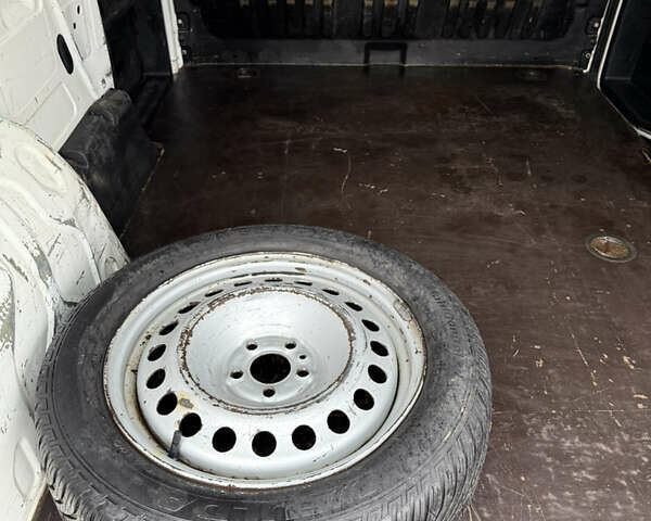 Белый Опель Комбо груз.-пасс., объемом двигателя 1.25 л и пробегом 350 тыс. км за 4500 $, фото 8 на Automoto.ua