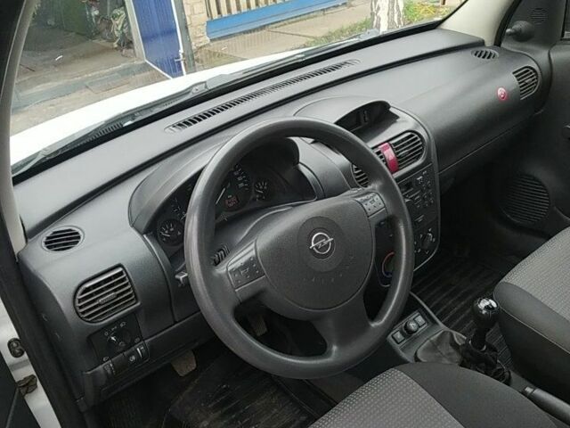 Белый Опель Комбо груз.-пасс., объемом двигателя 1.7 л и пробегом 178 тыс. км за 4300 $, фото 3 на Automoto.ua