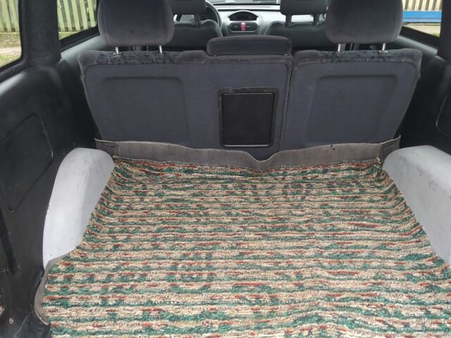 Белый Опель Комбо груз.-пасс., объемом двигателя 1.7 л и пробегом 178 тыс. км за 4300 $, фото 4 на Automoto.ua