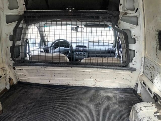 Белый Опель Комбо груз.-пасс., объемом двигателя 1.4 л и пробегом 470 тыс. км за 595 $, фото 6 на Automoto.ua