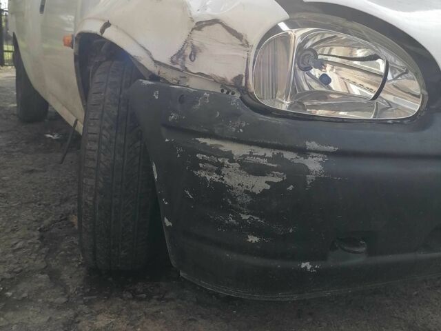 Белый Опель Комбо груз.-пасс., объемом двигателя 1.4 л и пробегом 470 тыс. км за 595 $, фото 3 на Automoto.ua