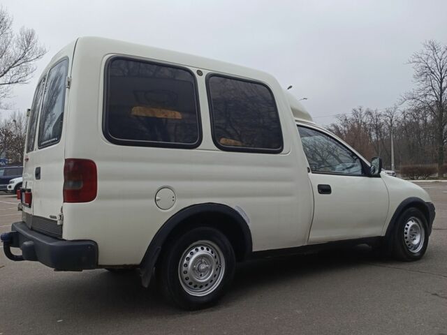 Білий Опель Комбо вант.-пас., об'ємом двигуна 1.7 л та пробігом 190 тис. км за 1700 $, фото 3 на Automoto.ua