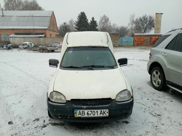 Белый Опель Комбо груз.-пасс., объемом двигателя 1.4 л и пробегом 200 тыс. км за 750 $, фото 2 на Automoto.ua