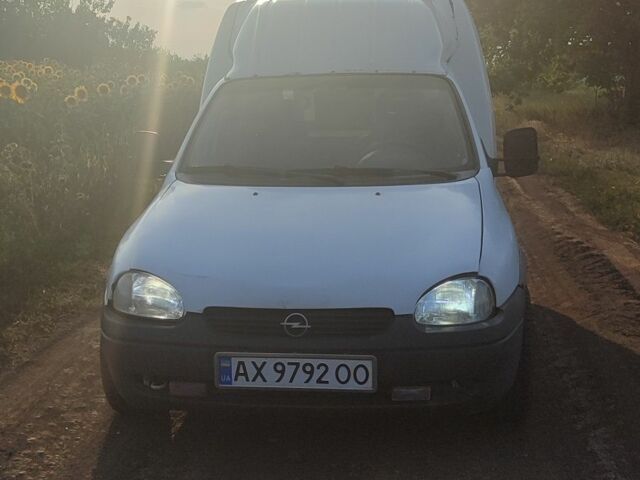 Белый Опель Комбо груз.-пасс., объемом двигателя 1.4 л и пробегом 60 тыс. км за 2000 $, фото 19 на Automoto.ua