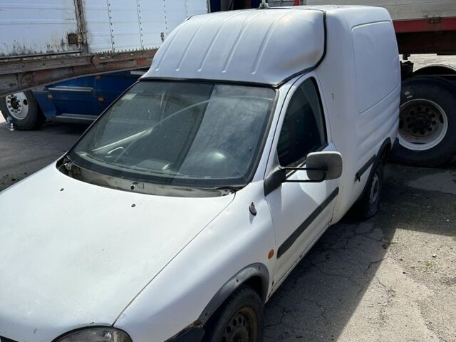 Белый Опель Комбо груз.-пасс., объемом двигателя 1.7 л и пробегом 500 тыс. км за 1000 $, фото 9 на Automoto.ua
