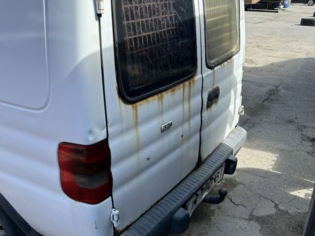 Белый Опель Комбо груз.-пасс., объемом двигателя 1.7 л и пробегом 500 тыс. км за 1000 $, фото 13 на Automoto.ua