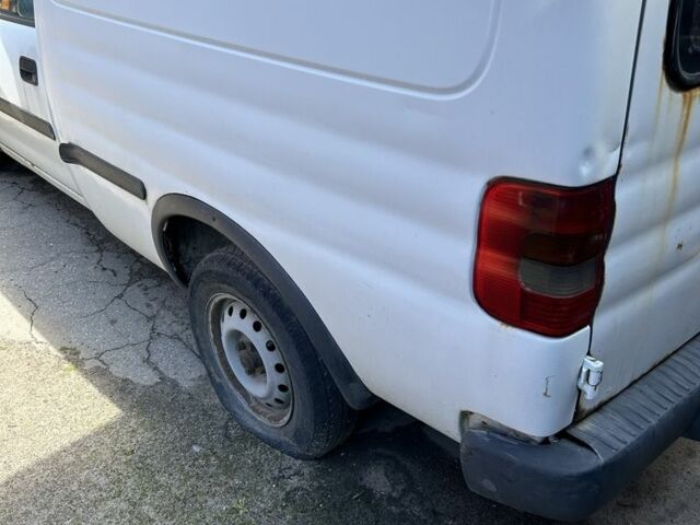 Белый Опель Комбо груз.-пасс., объемом двигателя 1.7 л и пробегом 500 тыс. км за 1000 $, фото 12 на Automoto.ua