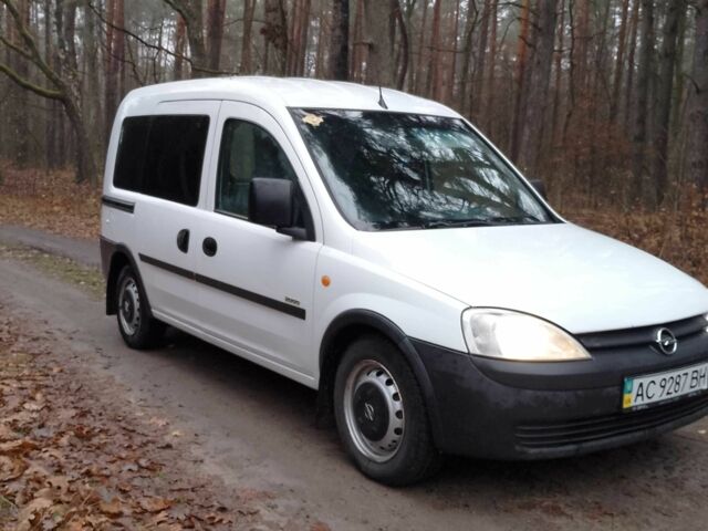 Белый Опель Комбо груз.-пасс., объемом двигателя 1.7 л и пробегом 284 тыс. км за 3900 $, фото 6 на Automoto.ua