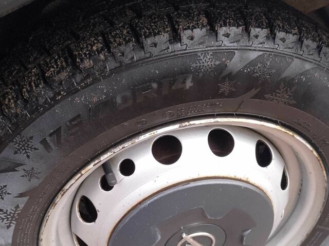 Белый Опель Комбо груз.-пасс., объемом двигателя 1.7 л и пробегом 284 тыс. км за 3900 $, фото 13 на Automoto.ua