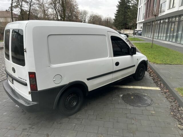 Белый Опель Комбо груз.-пасс., объемом двигателя 1.7 л и пробегом 170 тыс. км за 2600 $, фото 5 на Automoto.ua