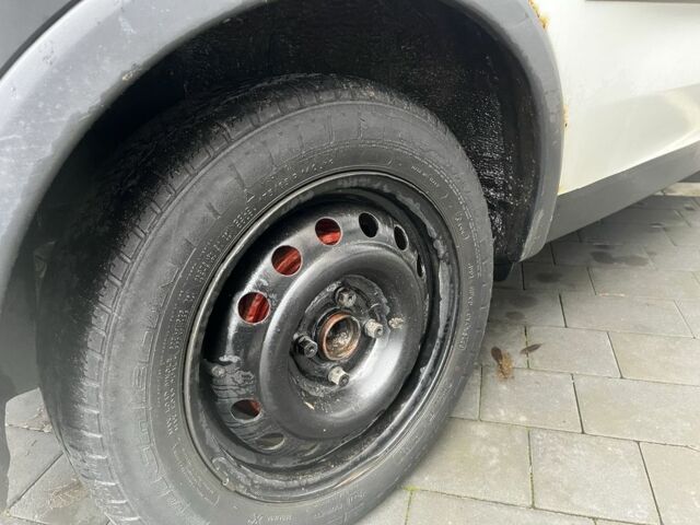 Белый Опель Комбо груз.-пасс., объемом двигателя 1.7 л и пробегом 170 тыс. км за 2600 $, фото 4 на Automoto.ua