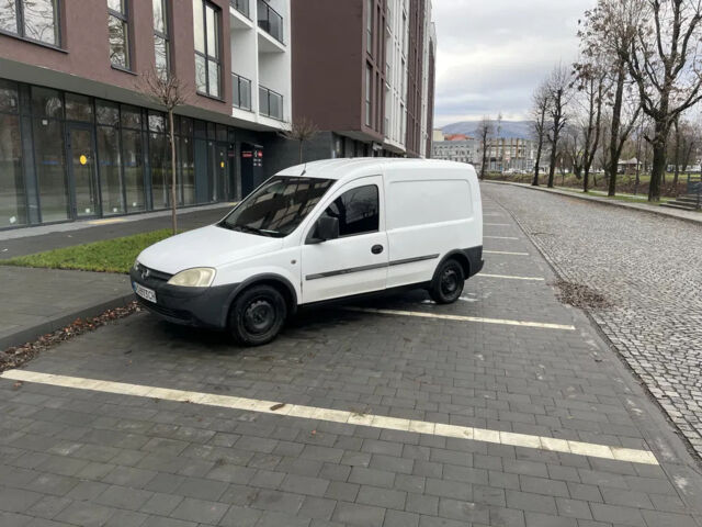 Білий Опель Комбо вант.-пас., об'ємом двигуна 1.7 л та пробігом 170 тис. км за 2600 $, фото 2 на Automoto.ua