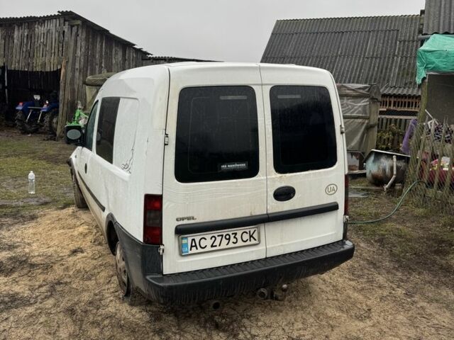 Белый Опель Комбо груз.-пасс., объемом двигателя 1.7 л и пробегом 300 тыс. км за 1800 $, фото 3 на Automoto.ua