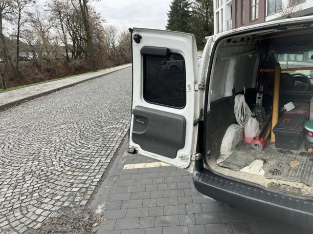 Белый Опель Комбо груз.-пасс., объемом двигателя 1.7 л и пробегом 170 тыс. км за 2600 $, фото 3 на Automoto.ua