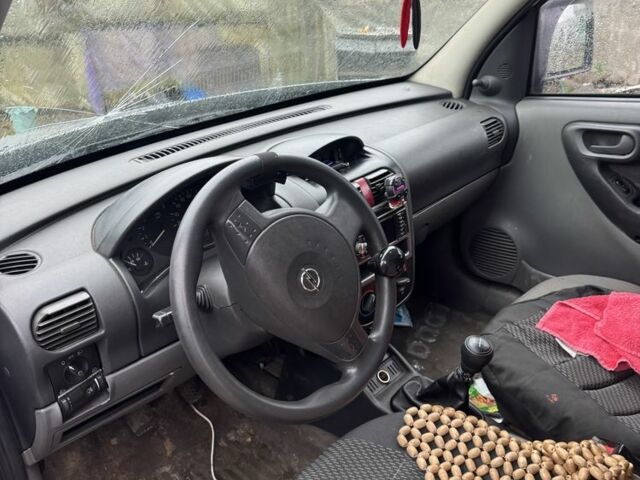 Белый Опель Комбо груз.-пасс., объемом двигателя 1.7 л и пробегом 300 тыс. км за 1800 $, фото 5 на Automoto.ua