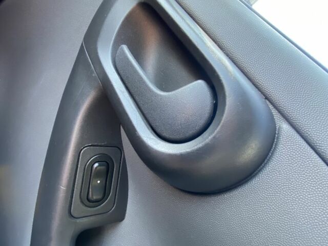 Белый Опель Комбо груз.-пасс., объемом двигателя 1.7 л и пробегом 442 тыс. км за 3500 $, фото 12 на Automoto.ua