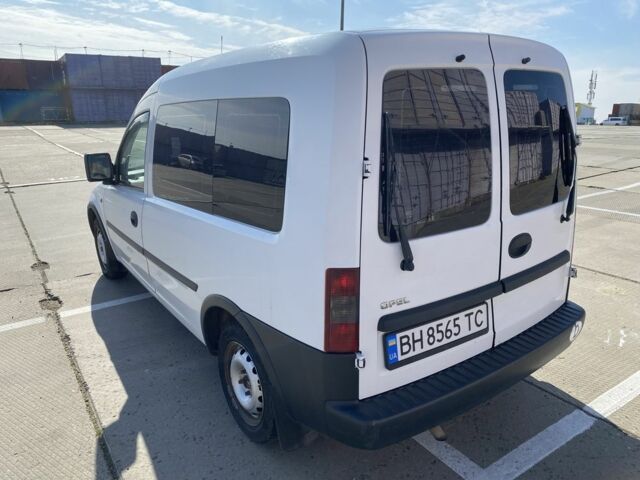 Белый Опель Комбо груз.-пасс., объемом двигателя 1.7 л и пробегом 442 тыс. км за 3500 $, фото 3 на Automoto.ua