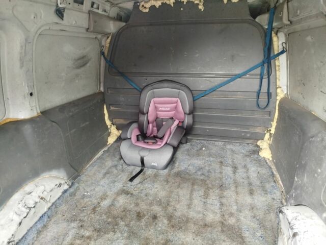 Білий Опель Комбо вант.-пас., об'ємом двигуна 1.7 л та пробігом 220 тис. км за 2300 $, фото 6 на Automoto.ua