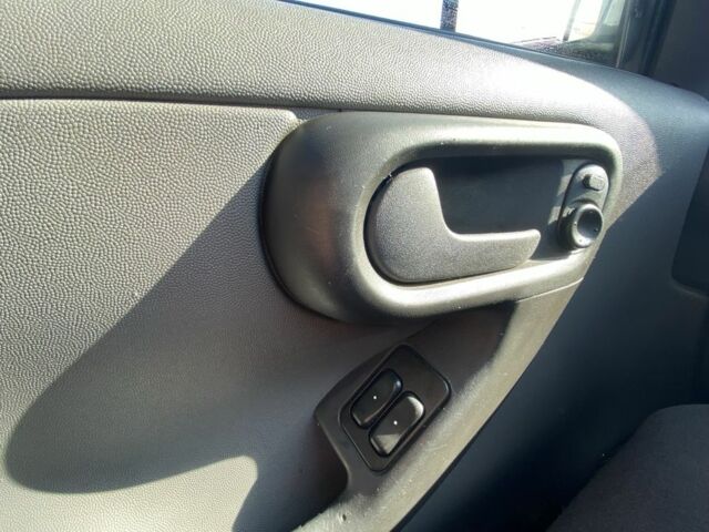 Белый Опель Комбо груз.-пасс., объемом двигателя 1.7 л и пробегом 442 тыс. км за 3500 $, фото 9 на Automoto.ua