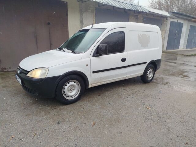 Білий Опель Комбо вант.-пас., об'ємом двигуна 1.7 л та пробігом 220 тис. км за 2300 $, фото 2 на Automoto.ua