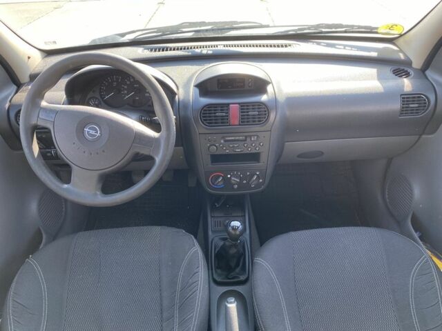 Белый Опель Комбо груз.-пасс., объемом двигателя 1.7 л и пробегом 442 тыс. км за 3500 $, фото 4 на Automoto.ua