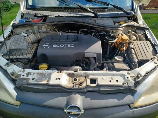 Белый Опель Комбо груз.-пасс., объемом двигателя 1.2 л и пробегом 290 тыс. км за 3600 $, фото 1 на Automoto.ua