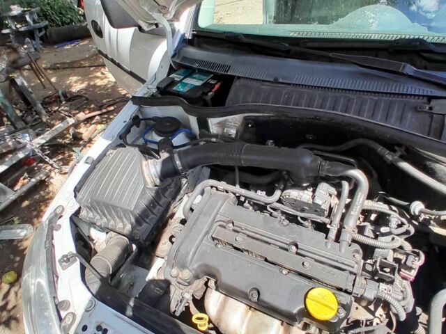 Белый Опель Комбо груз.-пасс., объемом двигателя 1.4 л и пробегом 249 тыс. км за 4500 $, фото 1 на Automoto.ua