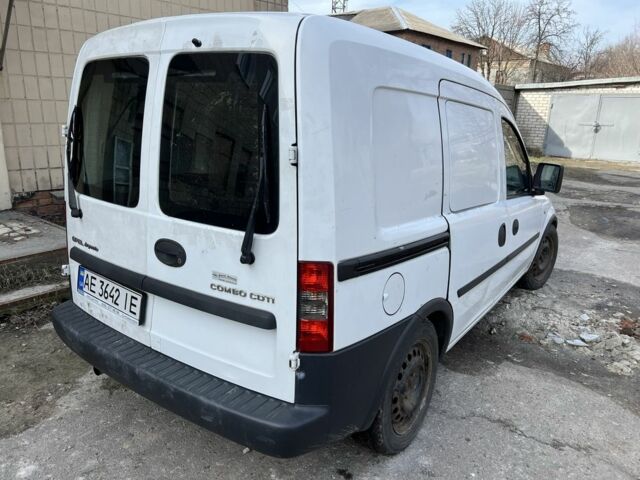 Білий Опель Комбо вант.-пас., об'ємом двигуна 1.2 л та пробігом 180 тис. км за 3800 $, фото 1 на Automoto.ua