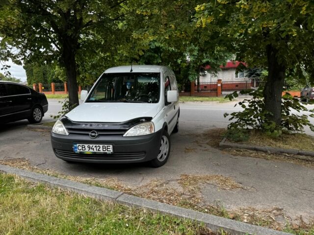 Белый Опель Комбо груз.-пасс., объемом двигателя 1.2 л и пробегом 314 тыс. км за 3900 $, фото 11 на Automoto.ua