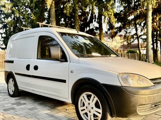 Білий Опель Комбо вант.-пас., об'ємом двигуна 1.6 л та пробігом 197 тис. км за 3999 $, фото 10 на Automoto.ua