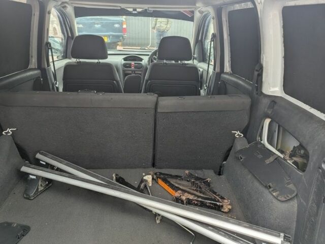 Белый Опель Комбо груз.-пасс., объемом двигателя 1.3 л и пробегом 160 тыс. км за 1422 $, фото 7 на Automoto.ua