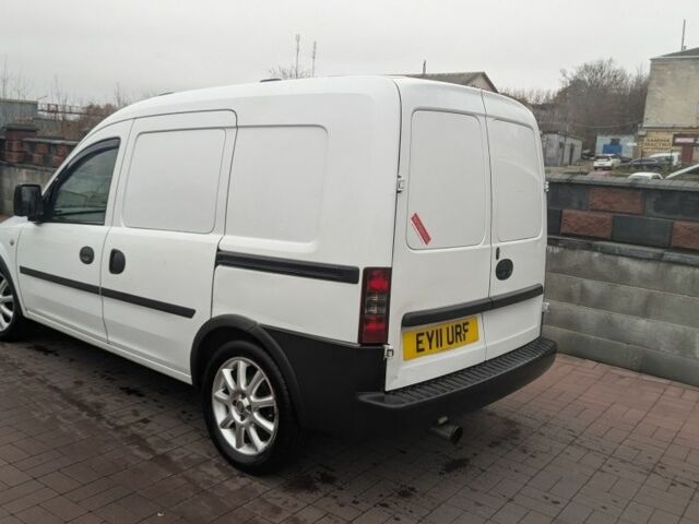 Белый Опель Комбо груз.-пасс., объемом двигателя 1.3 л и пробегом 160 тыс. км за 1422 $, фото 3 на Automoto.ua