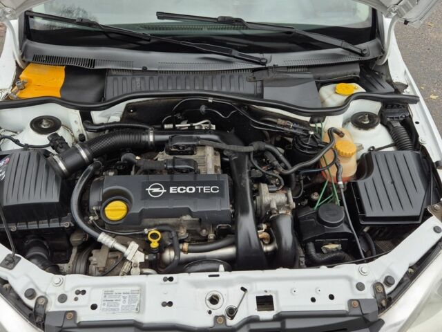 Белый Опель Комбо груз.-пасс., объемом двигателя 1.7 л и пробегом 232 тыс. км за 3750 $, фото 17 на Automoto.ua