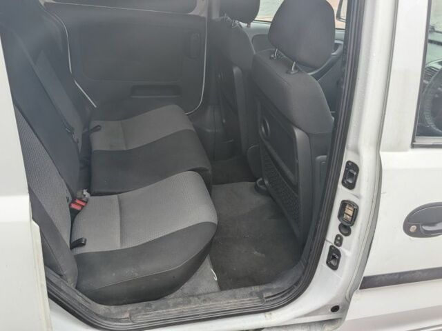 Белый Опель Комбо груз.-пасс., объемом двигателя 1.3 л и пробегом 160 тыс. км за 1422 $, фото 5 на Automoto.ua