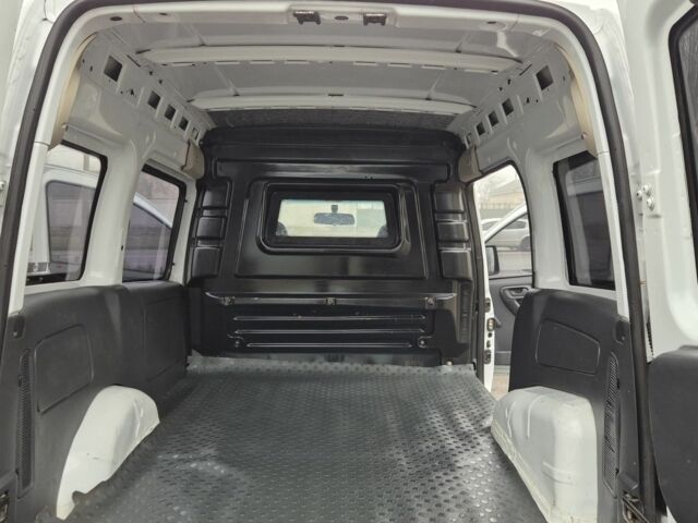 Белый Опель Комбо груз.-пасс., объемом двигателя 1.7 л и пробегом 232 тыс. км за 3750 $, фото 13 на Automoto.ua