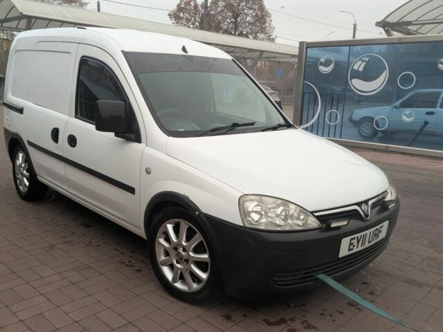 Белый Опель Комбо груз.-пасс., объемом двигателя 1.3 л и пробегом 160 тыс. км за 1422 $, фото 1 на Automoto.ua
