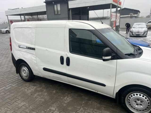 Белый Опель Комбо груз.-пасс., объемом двигателя 1.6 л и пробегом 250 тыс. км за 4500 $, фото 3 на Automoto.ua