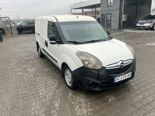 Белый Опель Комбо груз.-пасс., объемом двигателя 1.6 л и пробегом 250 тыс. км за 4500 $, фото 4 на Automoto.ua